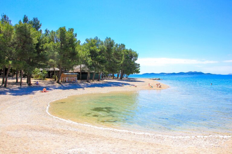 Strand Pilatusa, Pakostane, Kroatien