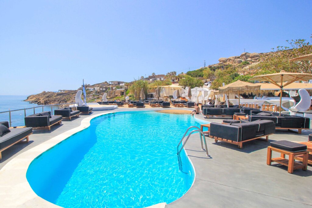 The 12 Best Beach Clubs In Mykonos - PlacesofJuma