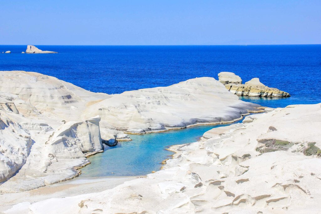 Top 20 Amazing Things To Do In Milos, Greece - Placesofjuma