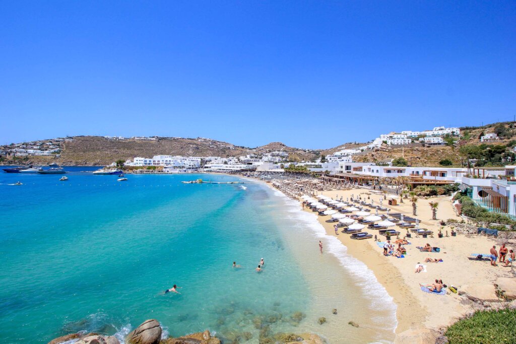 Platis Gialos Beach: The Vacation-Highlight on Mykonos! - PlacesofJuma