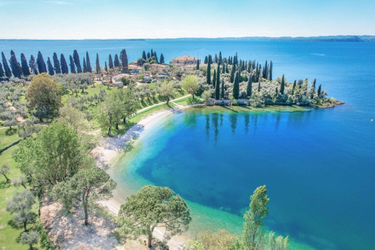 Strand Baia delle Sirene, Gardasee, Italien